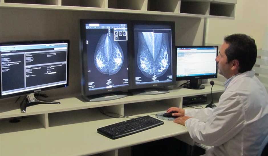 Cómo detectar un cáncer en una mujer con prótesis mamarias