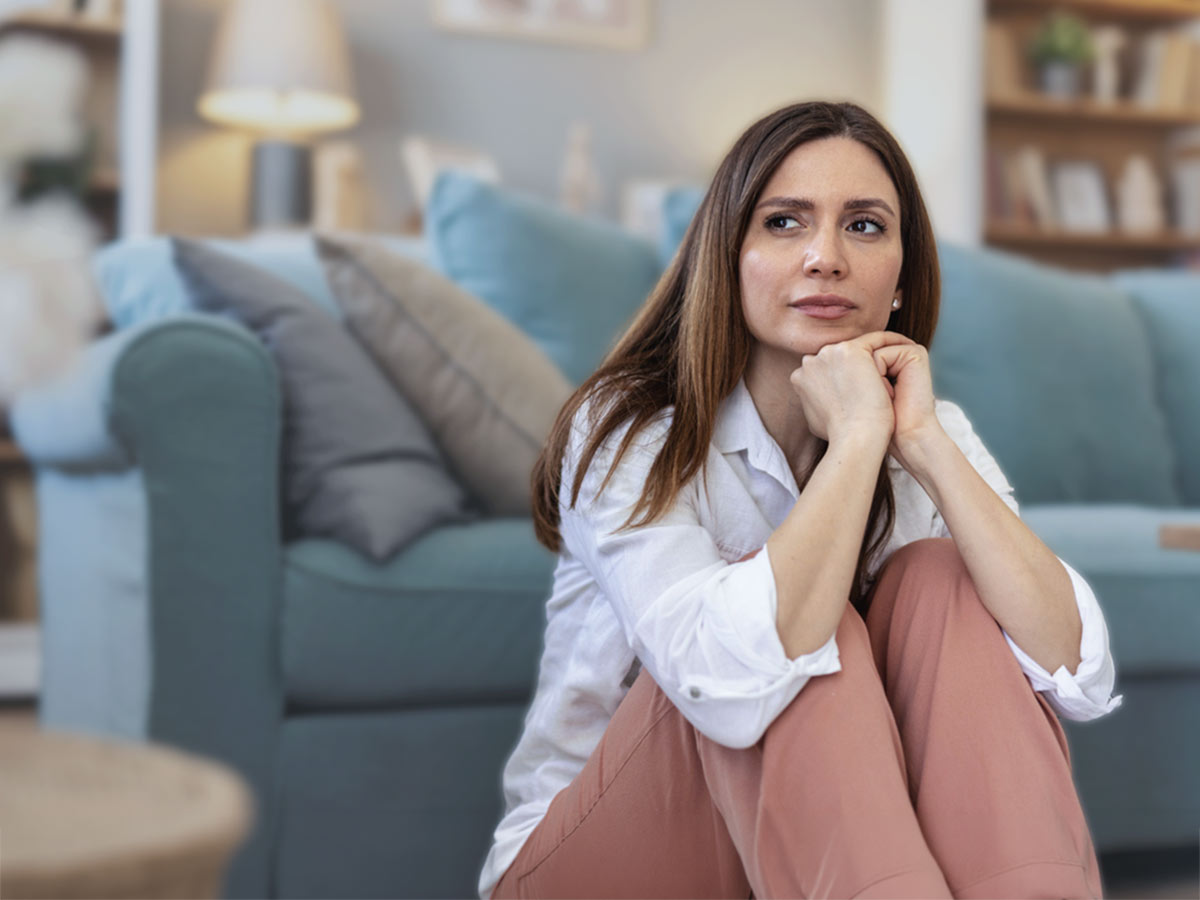 mujer con posibles signos de depresión