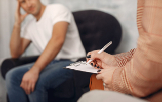 Paciente en consulta por autismo en adultos