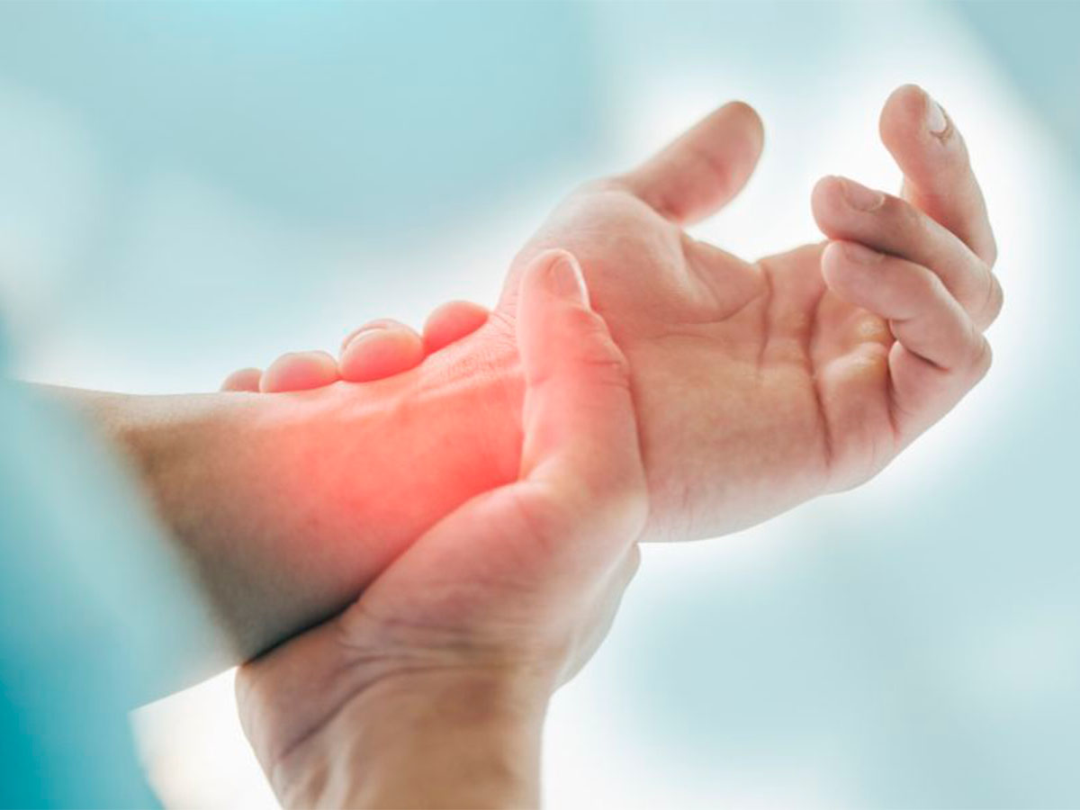 Muñeca con problemas de tendinitis